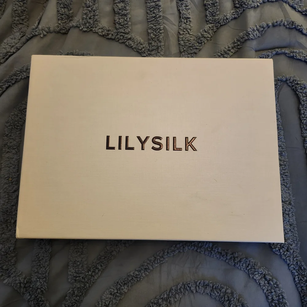 BRAND NEW in Gift Box With Tags Womens LilySilk Round Neck Argyle Sweater Large - Picture 2 of 12